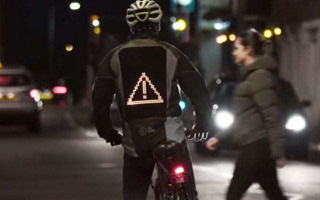 Ford lance une veste emoji pour que les cyclistes communiquent ˝mieux˝ avec les conducteurs #3