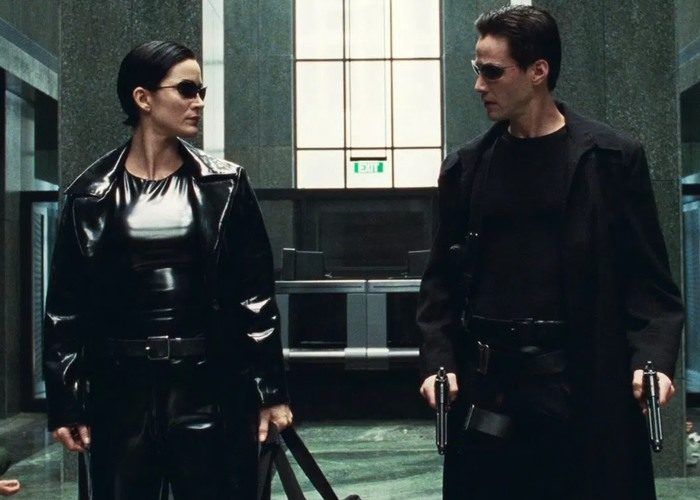 Matrix 4 : les premières images de Keanu Reeves et Carrie-Anne Moss en plein tournage #2