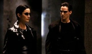 Matrix 4 : les premières images de Keanu Reeves et Carrie-Anne Moss en plein tournage