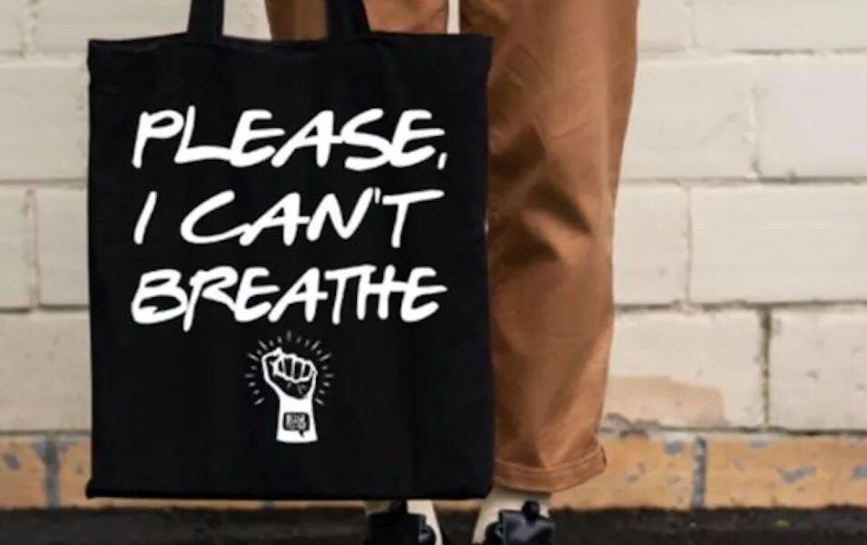 Des sacs "Please, I Can't Breathe" mis en vente par une marque belge