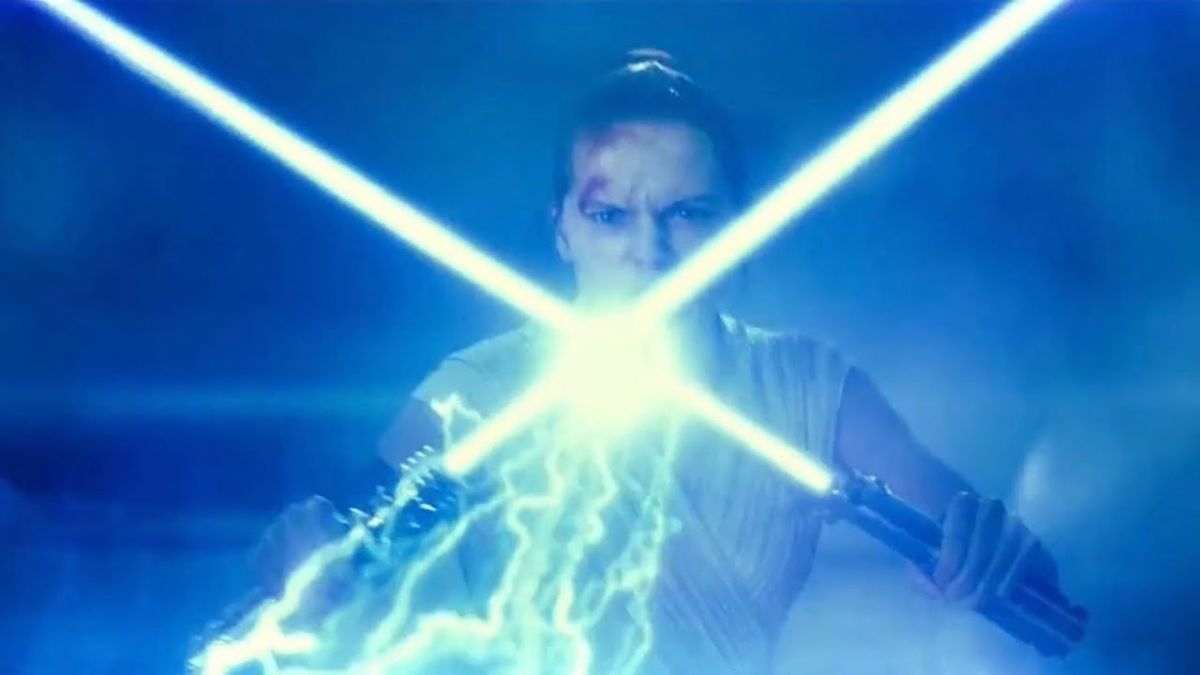 Disney dévoile un nouveau sabre laser plus vrai que nature #3