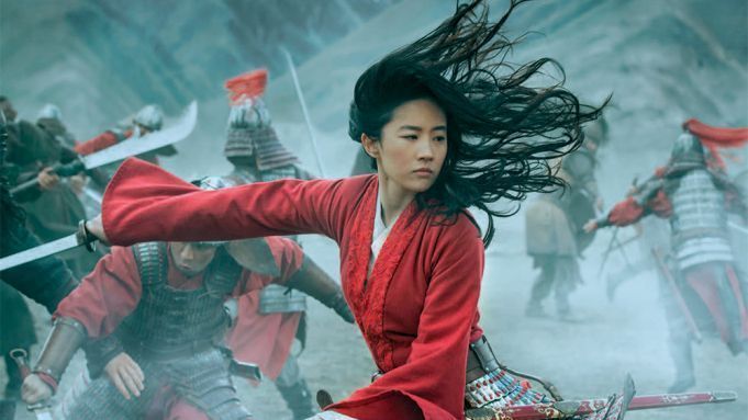 Mulan : fou de rage contre Disney, un gérant de cinéma détruit le décor promotionnel du film #2