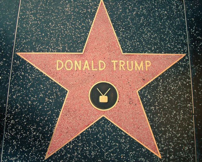 Hulk aperçu entrain de pulvériser l'étoile de Donald Trump sur Hollywood Boulevard #2
