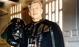 Star Wars : David Prowse, interprète iconique de Dark Vador est mort à l'âge de 85 ans