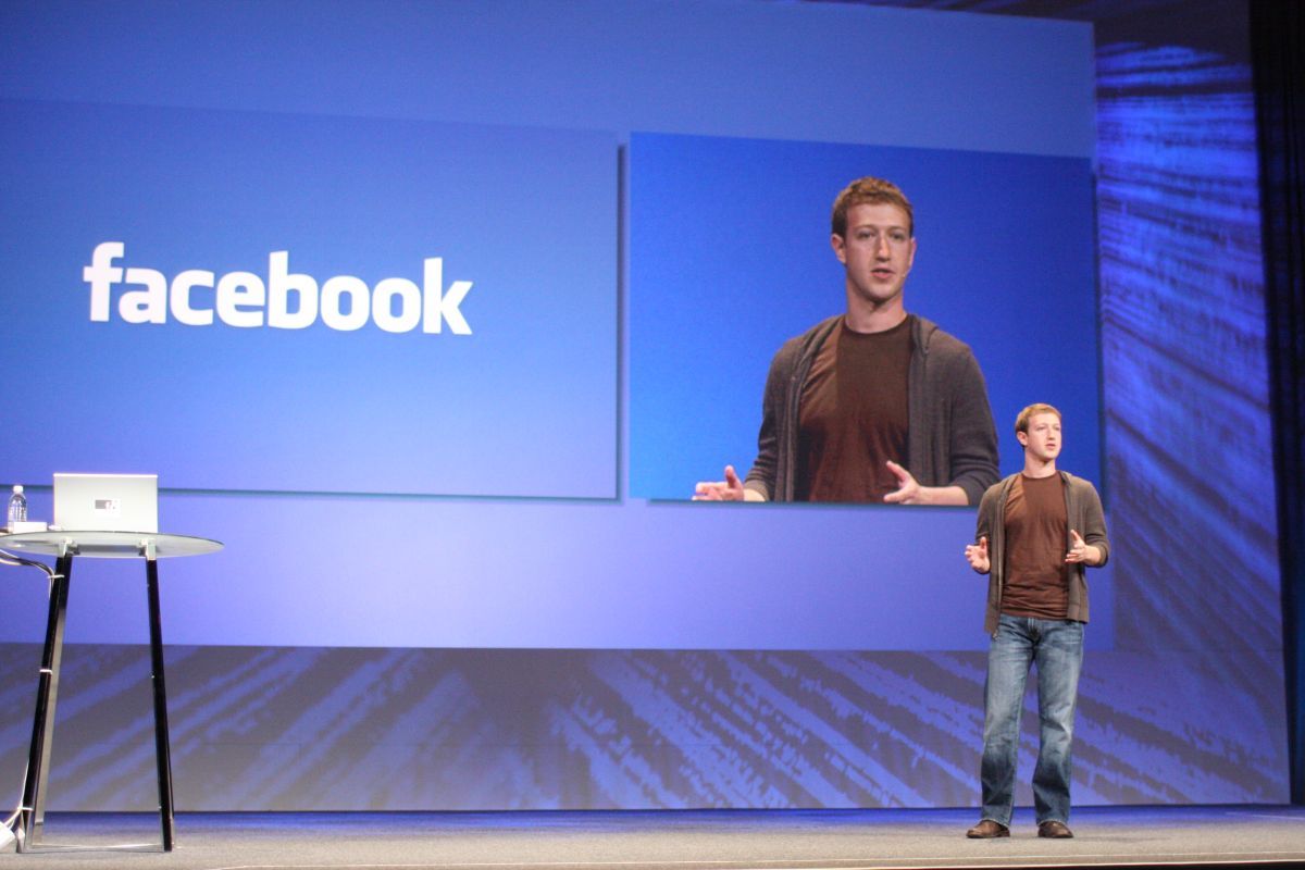 Facebook attaqué en justice pour l'acquisition de WhatsApp et Instagram