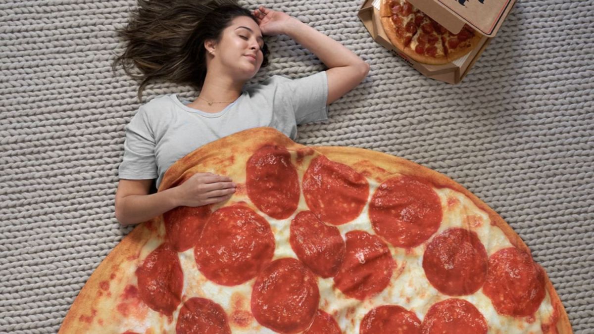 Pizza Hut : cette couverture en forme de Pizza permet de réduire les insomnies #6