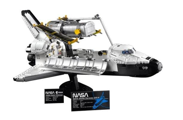 LEGO : la navette Discovery et son télescope spatial Hubble sont précommandables