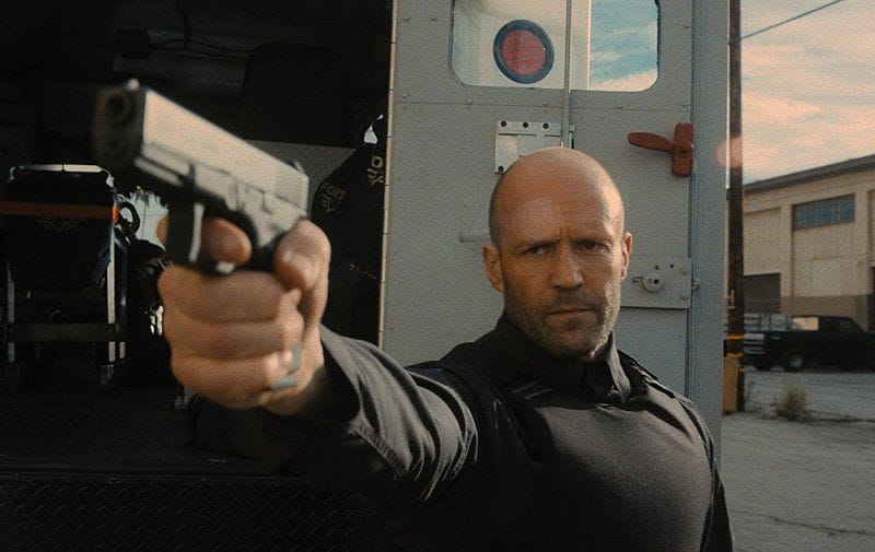Un homme en colère : une bande annonce musclée pour le remake du Convoyeur avec Jason Statham #2