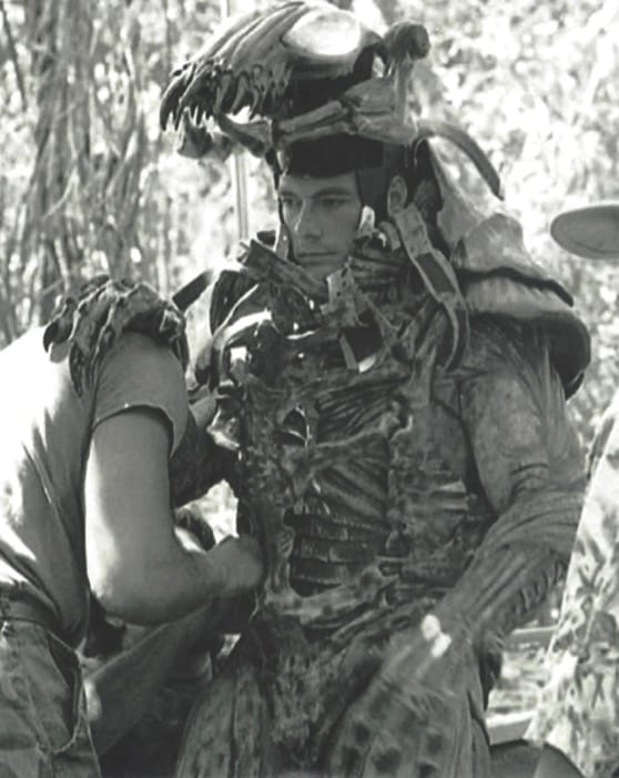Jean-Claude Van Damme se lance dans les cryptos avec une photo NFT du tournage de Predator
