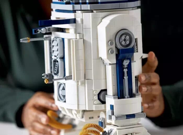 LEGO Star Wars : un R2-D2 collector de plus de 2000 pièces pour fêter les 50 ans de Lucasfilm #3