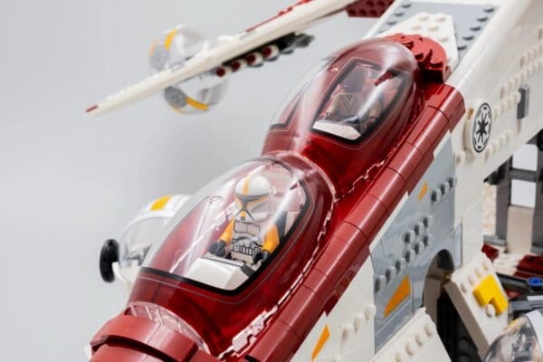 LEGO lance une énorme canonnière de la République de plus de 3000 pièces #4