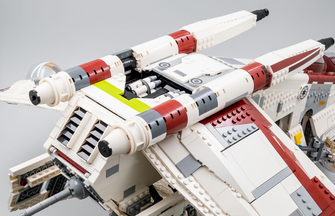LEGO lance une énorme canonnière de la République de plus de 3000 pièces #3