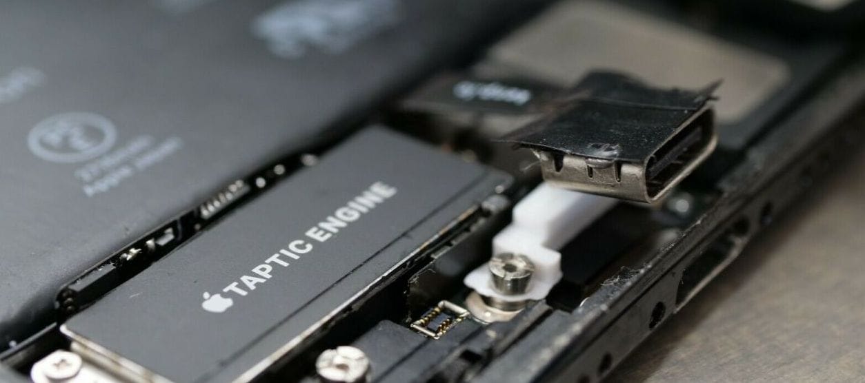 Le premier iPhone avec port USB-C s'est vendu 75.000 euros #4