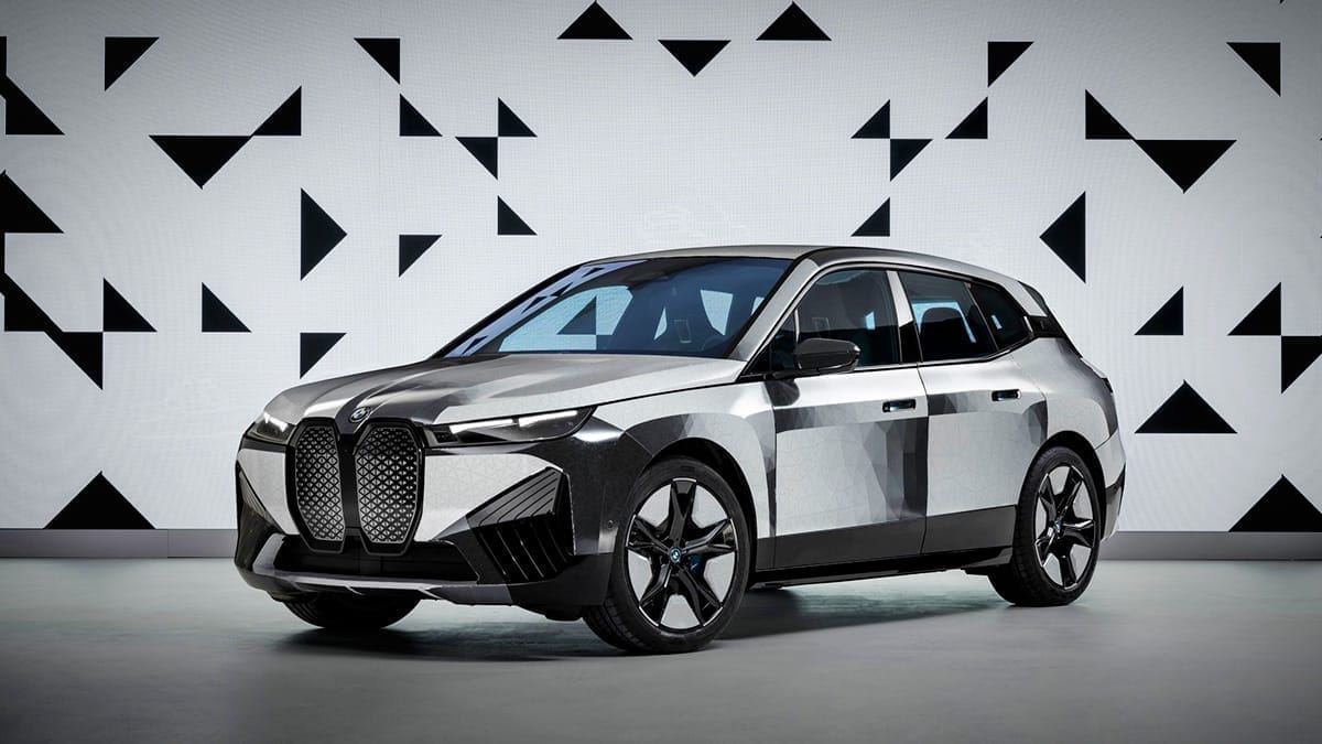 BMW présente une carrosserie révolutionnaire qui change de couleur
