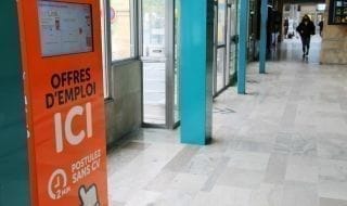 Des bornes interactives permettent désormais de trouver un job dans des centaines de gares SNCF