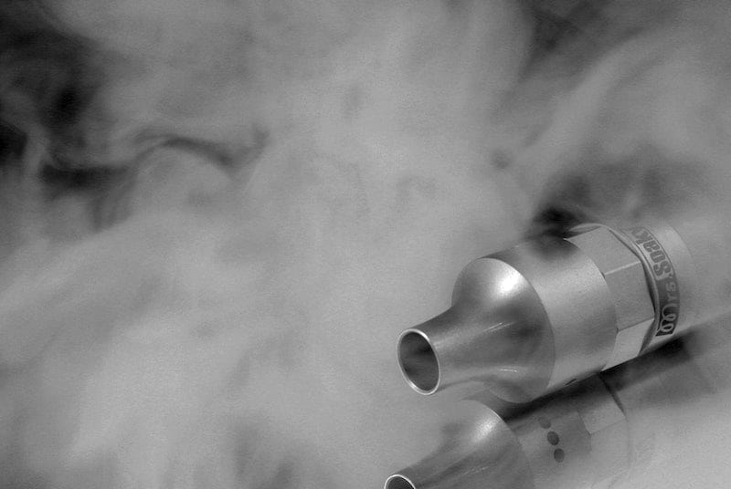 Power Vaping : Quelle cigarette électronique fait le plus de vapeur ?