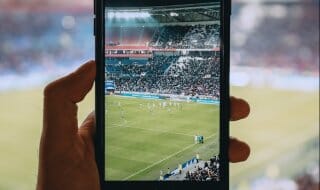Les meilleures applis mobiles pour suivre le foot, les cotes et les matchs en direct