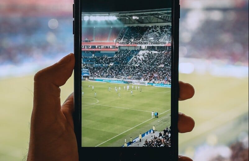 Les meilleures applis mobiles pour suivre le foot, les cotes et les matchs en direct