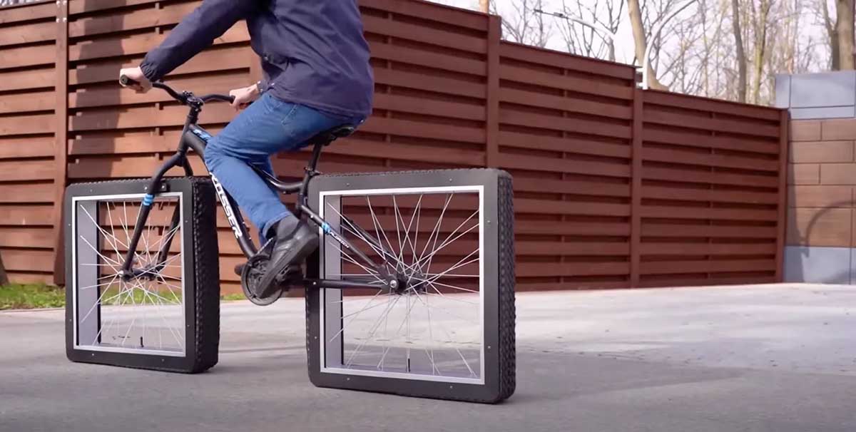 Ce vélo avec des roues carrées est 100% fonctionnel