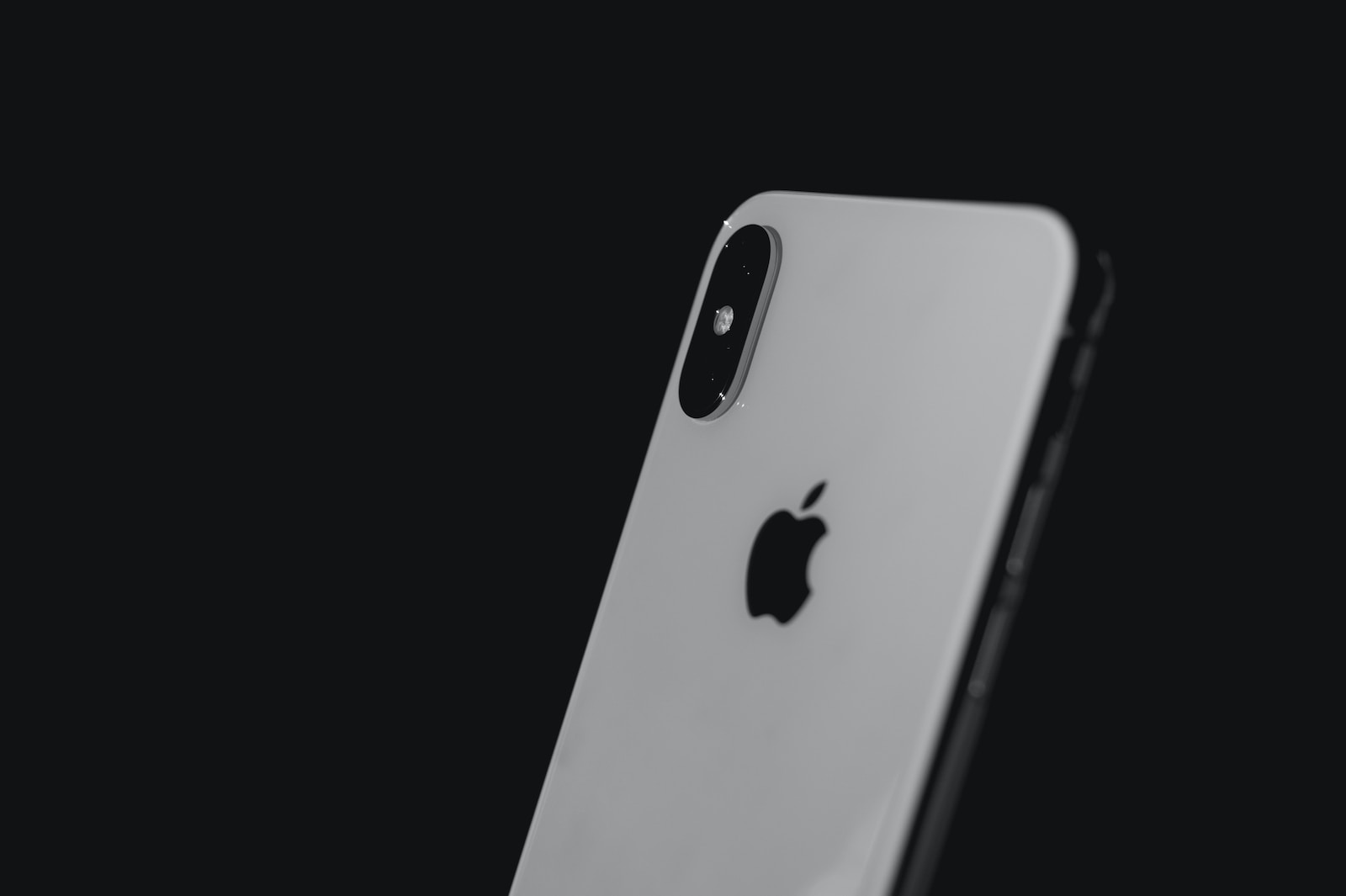 L'iPhone 12 interdit à la vente en France car il produit trop d'ondes #3