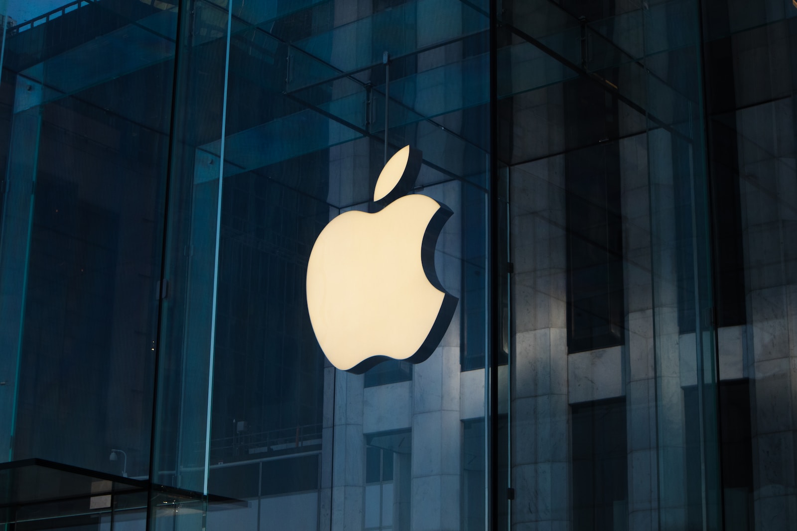 Apple dépense des millions pour se lancer dans la course à l'IA